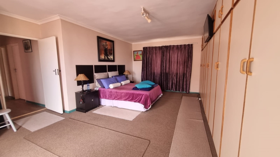 6 Bedroom Property for Sale in Bluewater Bay Western Cape